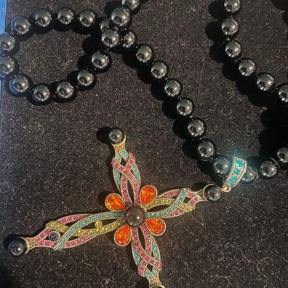 Heidi Daus Black and Orange Crystal Cross Toggle Necklace *NWT ~ Still in Box* - Picture 5 of 5